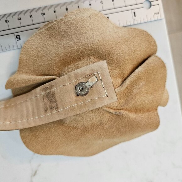 Neiman Marcus Belt Gold Rhinestone, S/M Tan Suede Leather Flower Buckle - Picture 6 of 11